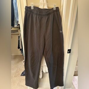 Women’s Alo accolade sweatpants